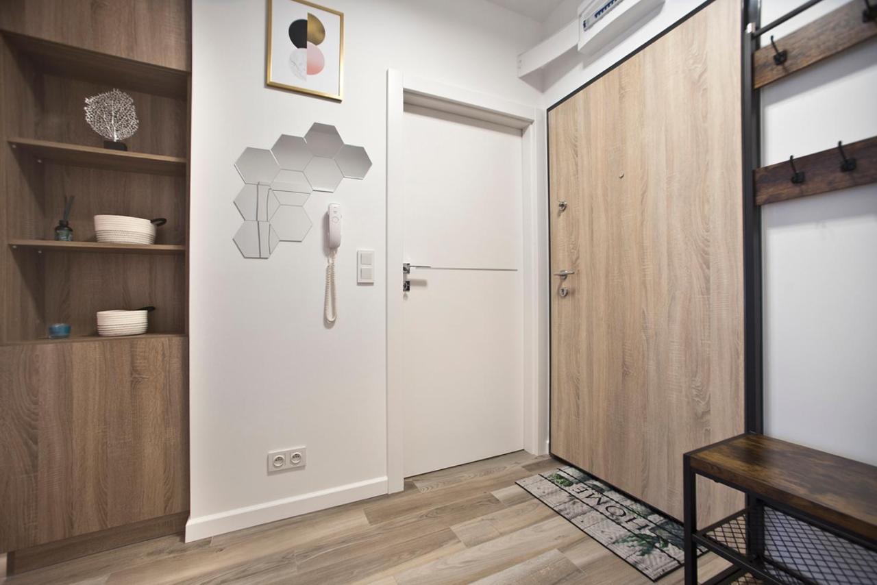 Goclaw P&O Serviced Apartments Варшава Экстерьер фото